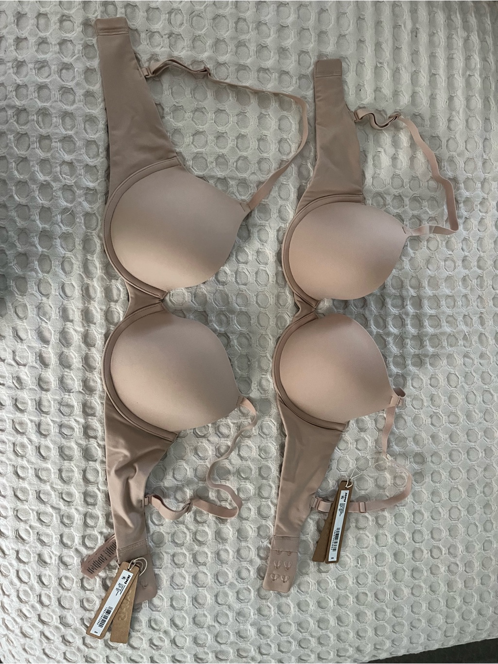Skims Nude T Shirt & Push Up Bra - Smooth Light Beige 32c